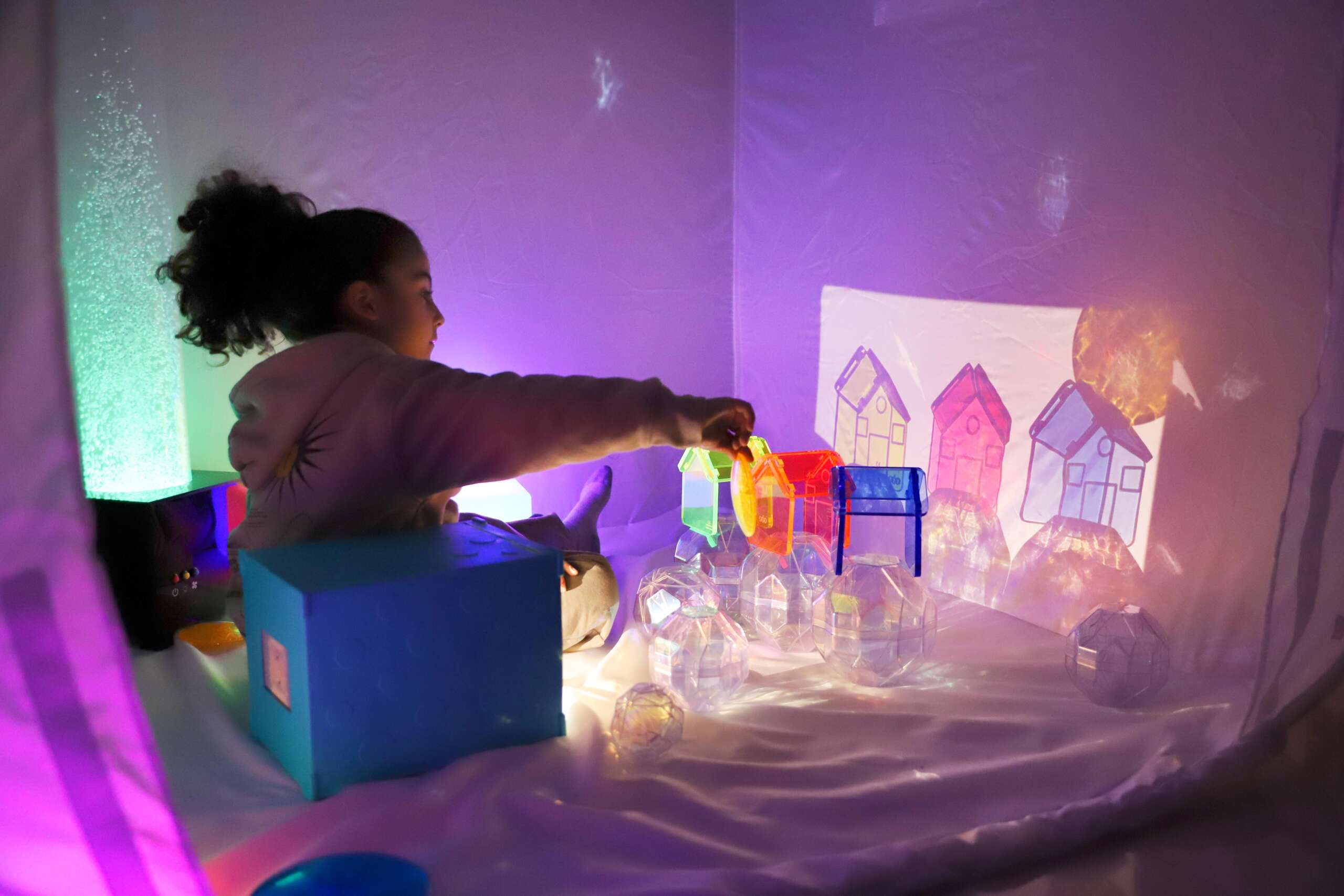 Light up proector for STEAM learning early years