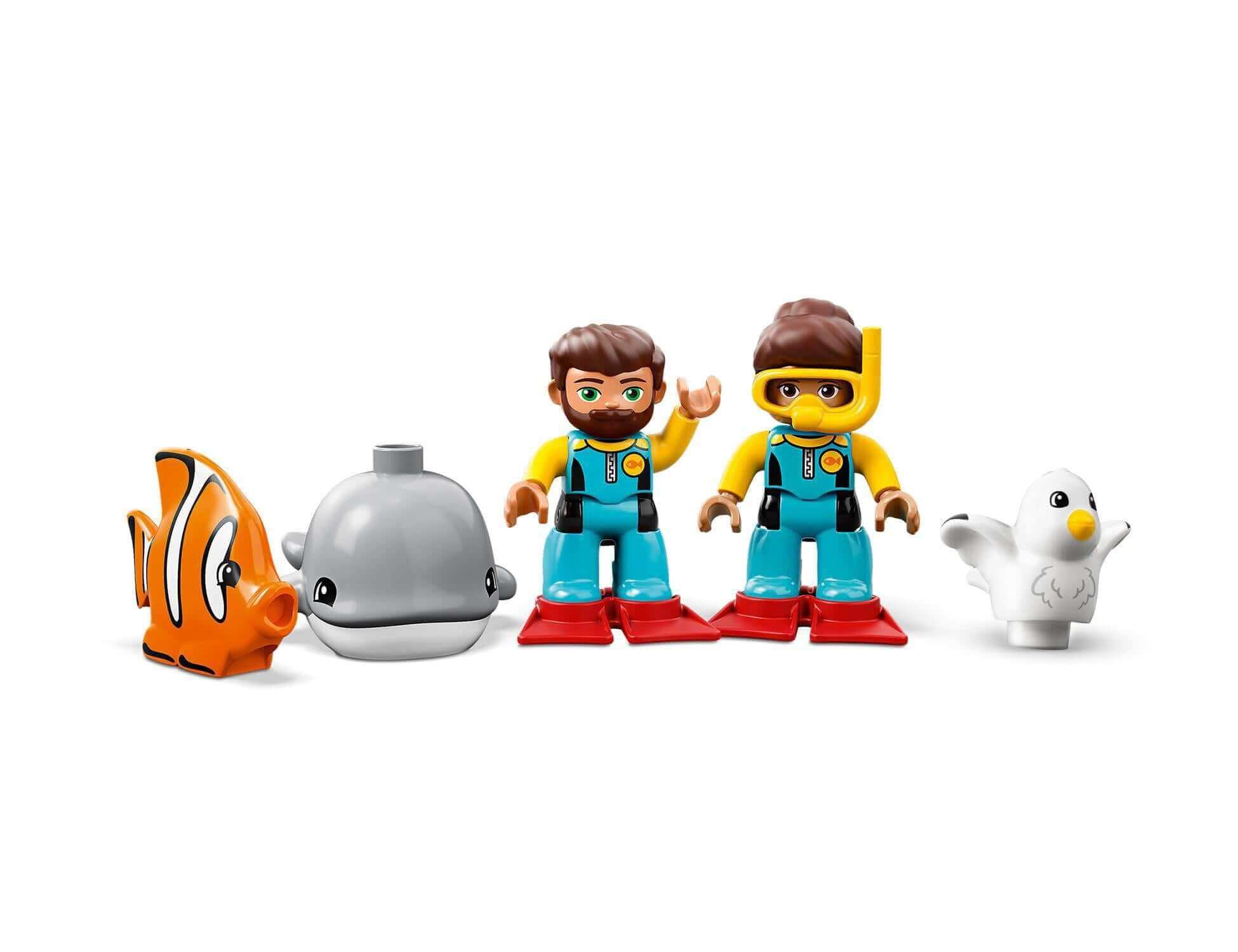 LEGO® DUPLO Town Submarine Adventure toy figures with fish and divers for educational bath play.