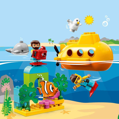 LEGO® DUPLO Town Submarine Adventure bath toy 10910 with submarine, fish, and divers for educational fun.