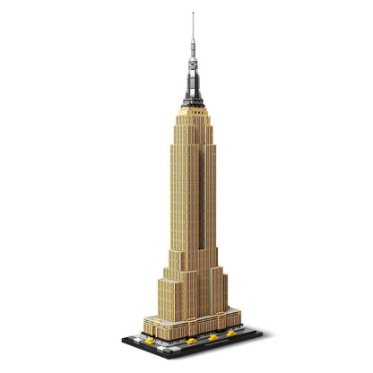 LEGO® Architecture Empire State Building Set 21046 model showcasing iconic NYC design and architectural details.