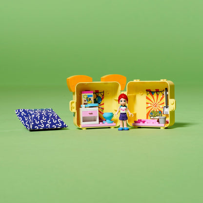 LEGO® Friends Mia’s Pug Cube Playset 41664 featuring a compact portable toy with Mia figure and colorful decor.