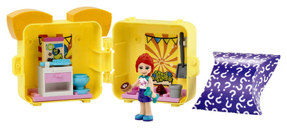 LEGO Friends Mia’s Pug Cube Playset 41664 showcases a cute portable toy with Mia figure and dog-themed accessories.