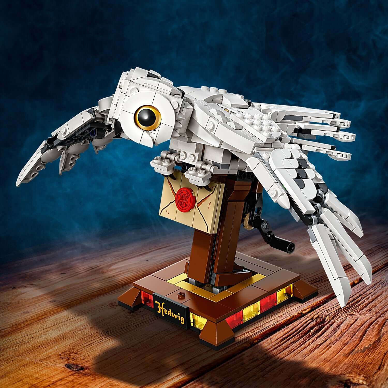 LEGO Harry Potter Hedwig building set 75979, featuring a detailed owl model with movable wings on a collectible stand.