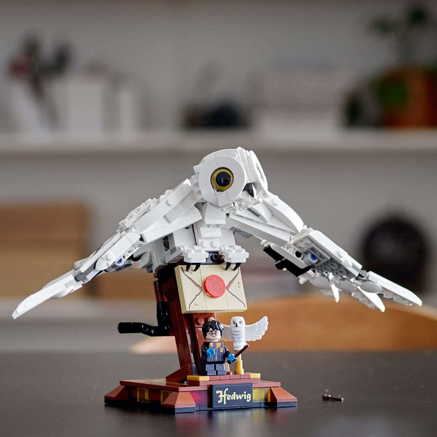 LEGO® Harry Potter Hedwig set 75979 featuring a detailed owl model with wings and character display.