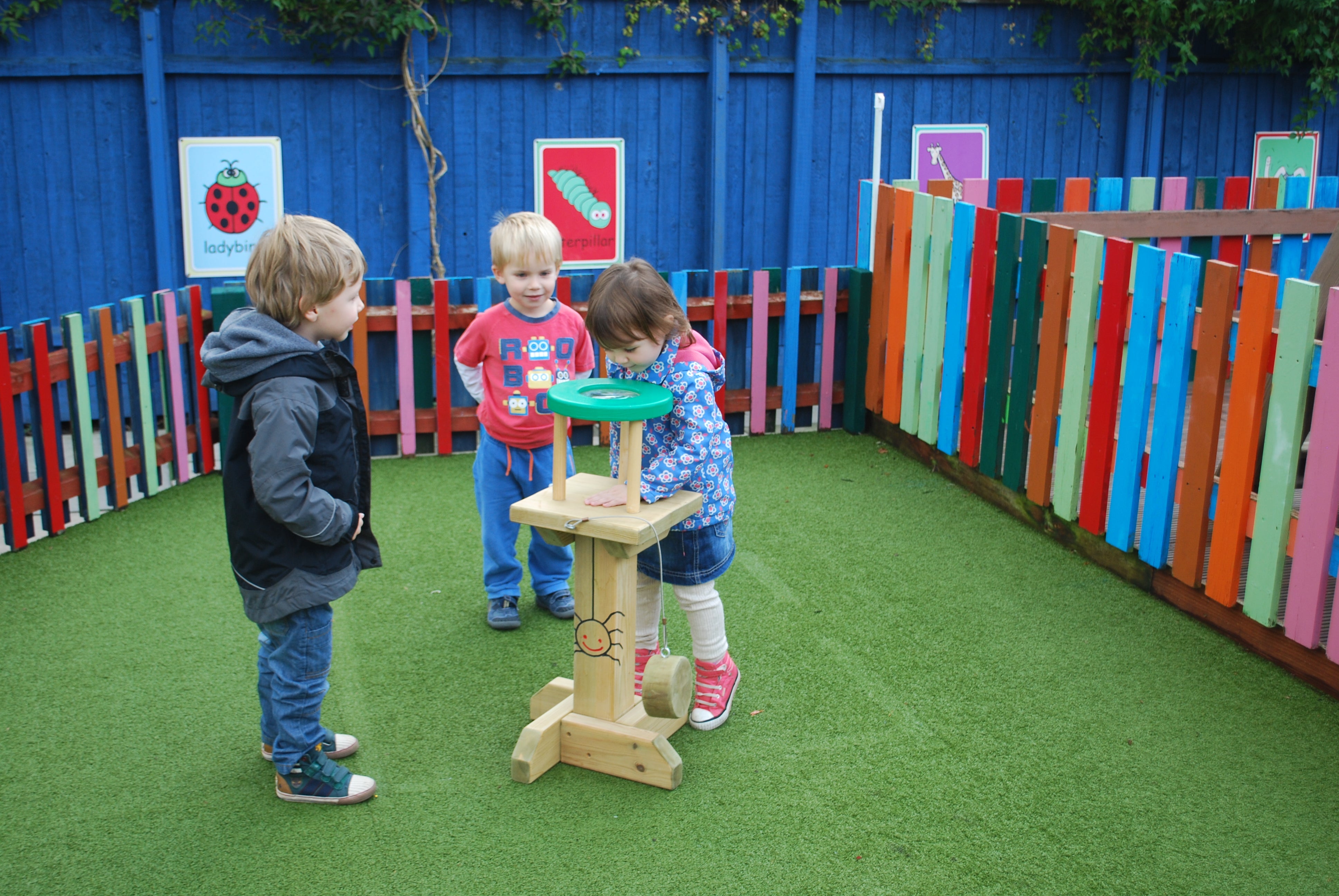 Outdoor Magnifying Table