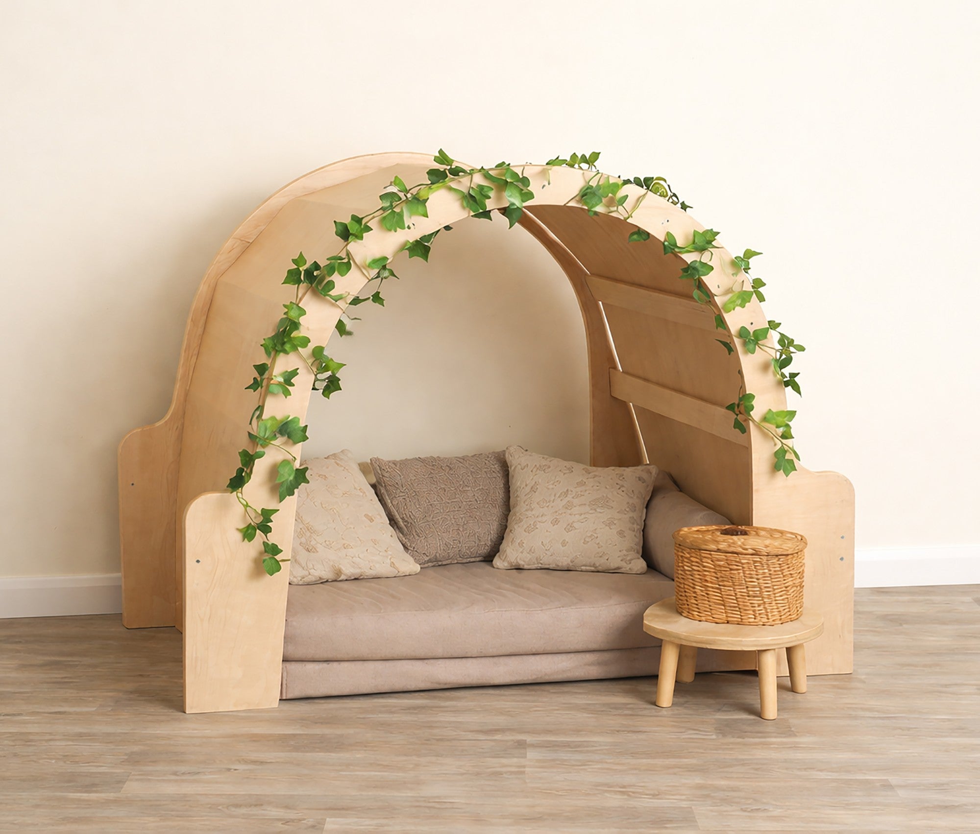 Solway Indoor Den With Canopy (Maple)