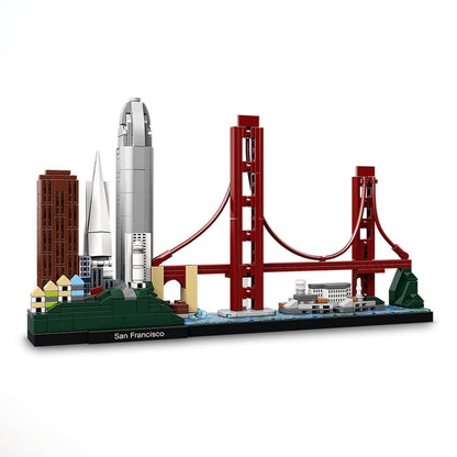 LEGO® Architecture San Francisco Set 21043 detailed model featuring Golden Gate Bridge and iconic skyscrapers.