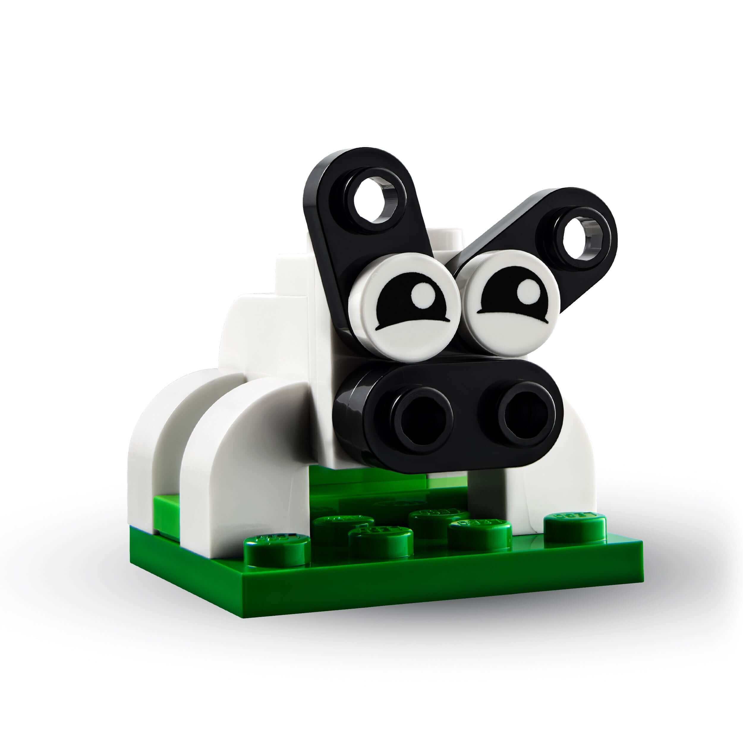 LEGO Classic Creative White Bricks Set 11012 - cute sheep built from white bricks, a fun toy for kids aged 4 and up.