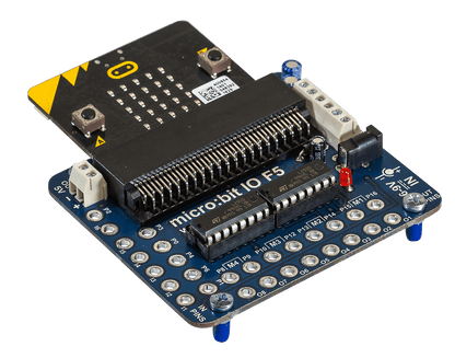 micro:bit Starter Set for programming in elementary school with I/O components and connectors.